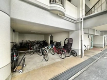 【兵庫県/神戸市中央区東川崎町】メゾンビューハーバーランド 駐輪場