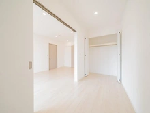 【東京都/江東区豊洲】THE TOYOSU TOWER 洋室：スライドが開いた状態