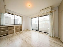 【東京都/新宿区市谷砂土原町】ロイヤルステージ市ヶ谷 洋室：家具調度品は価格に含まれません