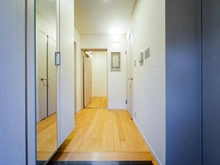 【東京都/新宿区市谷砂土原町】ロイヤルステージ市ヶ谷 玄関：家具調度品は価格に含まれません