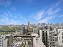 【東京都/江東区平野】プラウドタワー清澄白河 眺望：バルコニーから
木場公園を望みます(天候による)