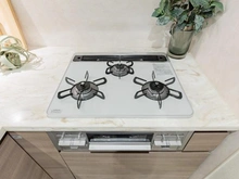 【東京都/江東区白河】イーストコモンズ清澄白河セントラルタワー キッチン：三口コンロ