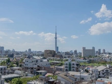 【東京都/江戸川区平井】サンクレイドル平井 眺望：共用部、玄関をでた廊下からの眺望