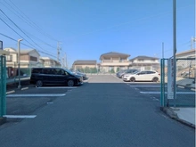 【神奈川県/横浜市旭区左近山】左近山団地 2街区2号棟 駐車場