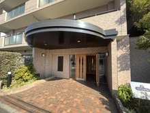 【神奈川県/横浜市鶴見区大東町】ルイシャトレ鶴見 ウエストコート エントランス