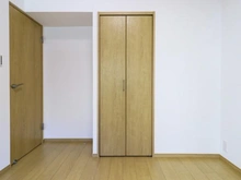 【神奈川県/横浜市鶴見区市場上町】コープ野村バードウッド鶴見 3番館 洋室：約5.5帖