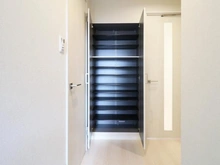 【東京都/大田区多摩川】エンゼルハイム多摩川　　 収納：下足入