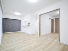 【神奈川県/川崎市宮前区犬蔵】アルスたまプラーザD.ヒルズ LDK：右奥：洋室約6帖
※家具・調度品は物件価格に含まれません。