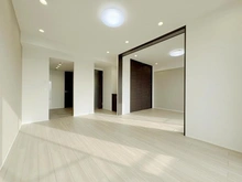 【神奈川県/横浜市旭区中沢】二俣川パーク・ホームズ壱番館 リビング・ダイニング：（右）洋室