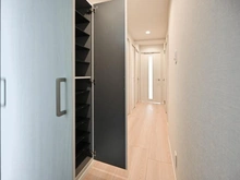 【東京都/豊島区上池袋】サンクレイドルレヴィール池袋 収納：玄関部分