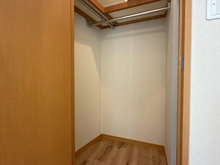 【東京都/世田谷区三軒茶屋】プラティーク三軒茶屋 収納：ウォークインクローゼット