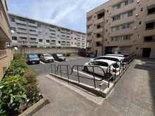 【神奈川県/横浜市瀬谷区瀬谷】瀬谷ハイツ A棟 駐車場