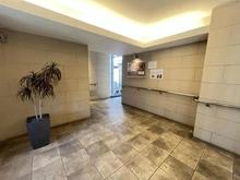 【神奈川県/横浜市南区新川町】スタジオデン横濱吉野町II エントランス