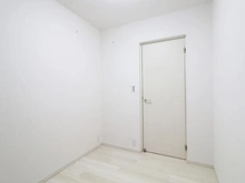 【神奈川県/横浜市港南区日野】クイーンズガーデン サウスコートレジデンス 洋室：約4.0帖