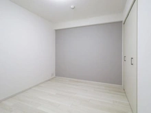 【神奈川県/横浜市港南区日野】クイーンズガーデン サウスコートレジデンス サービスルーム（納戸）：約6.0帖