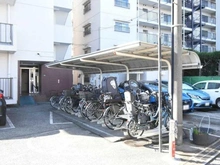 【東京都/世田谷区上野毛】ライオンズマンション上野毛 A棟 駐輪場
