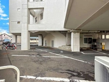 【神奈川県/藤沢市片瀬海岸】片瀬東映マンション 駐車場