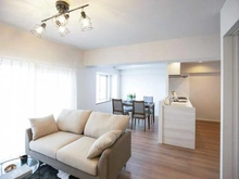 【神奈川県/横浜市鶴見区下末吉】ダイアパレス・アクティブシティ鶴見 リビング・ダイニング：※家具・調度品等は販売価格に含まれておりません。