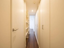 【東京都/港区高輪】ピアース高輪 収納：ウォークスルークローゼット