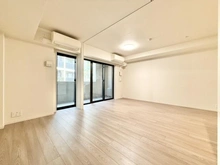 【東京都/大田区山王】パークホームズ山王二丁目ザ レジデンス リビング・ダイニング：※LDと洋室をつなげて撮影しております。(写真手前側：洋室)