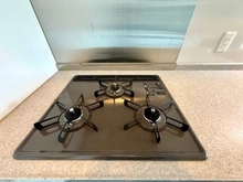 【東京都/港区港南】ワールドシティタワーズ アクアタワー キッチン：三ツ口コンロ