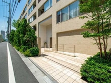 【東京都/新宿区若葉】パークハウス四谷 アプローチ