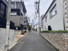 【東京都/渋谷区本町】メゾンヴェール幡ヶ谷 前面道路