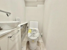 【東京都/新宿区新宿】エバーグリーンパレス新宿 トイレ