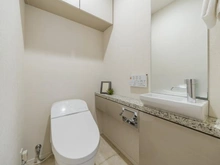 【東京都/新宿区四谷三栄町】ジオ四谷三栄町 トイレ