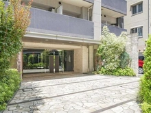 【東京都/台東区東上野】グローベルザ・スイート上野 アプローチ