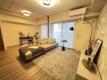 【東京都/江東区亀戸】プラウドタワー亀戸クロス ゲートタワー リビング：※家具・調度品は販売価格に含まれておりません