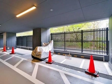 【東京都/江東区亀戸】プラウドタワー亀戸クロス ゲートタワー 共用部：バイク置場