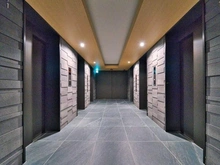 【東京都/江東区亀戸】プラウドタワー亀戸クロス ブライトタワー 共用部：エレベーターホール