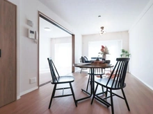 【東京都/足立区大谷田】ボナハイツ中川 3号棟 リビング・ダイニング：※家具・調度品は販売価格に含まれておりません