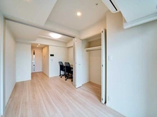 【東京都/江東区亀戸】アルテシモ　クレルトルテ 洋室：奥：DK
【家具調度品は価格に含まれません】