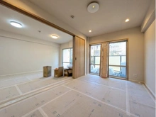 【東京都/江戸川区西瑞江】コスモ一之江 リビング・ダイニング：右：洋室　リフォーム中2026年1月撮影