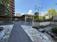 【兵庫県/尼崎市塚口本町】リーデンススクエア塚口 敷地内