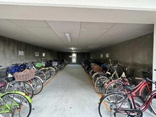 【大阪府/大阪市東淀川区小松】コスモ・ザ・パークスイースト1 駐輪場