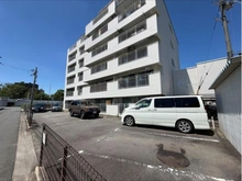 【大阪府/吹田市垂水町】財形江坂ハイツ 駐車場