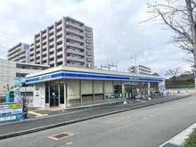 【兵庫県/尼崎市上坂部】プラウドシティ塚口マークフォレスト C棟 ローソンJR塚口駅北店（現地より約270m）