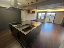 【兵庫県/西宮市松並町】レールシティ甲子園口 リビング