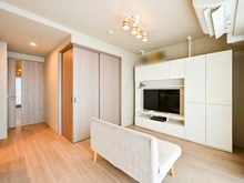 【兵庫県/尼崎市武庫之荘本町】レ・ジェイド武庫之荘本町 リビング