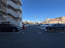 【千葉県/船橋市前原西】津田沼ローレルコート 駐車場