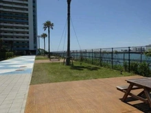 【千葉県/千葉市中央区中央港】グランスイートブルー ベイサイドレジデンス 敷地内