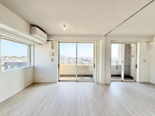 【千葉県/千葉市中央区長洲】プレミスト本千葉ステーションフロント LDK：(右)洋室