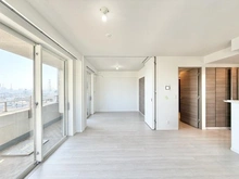 【千葉県/千葉市中央区長洲】プレミスト本千葉ステーションフロント LDK：(奥)洋室