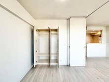 【千葉県/千葉市中央区長洲】プレミスト本千葉ステーションフロント 洋室：収納