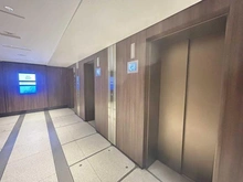 【千葉県/千葉市美浜区若葉】幕張ベイパーク クロスタワー＆レジデンス 共用部：エレベーターホール