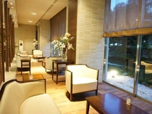 【千葉県/千葉市稲毛区小仲台】プラウドタワー稲毛 エントランス