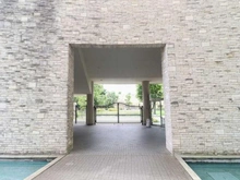 【千葉県/千葉市稲毛区小仲台】アイ・プレイス稲毛 3棟 アプローチ